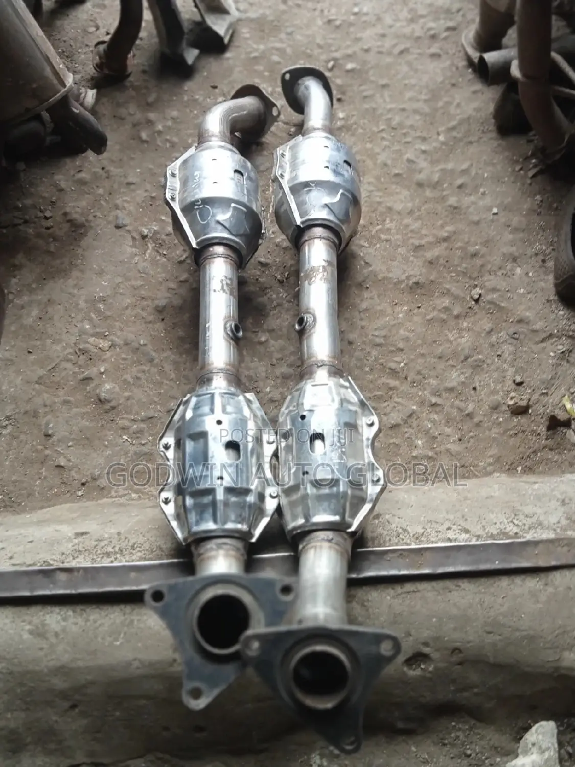 Catalyst Converter LX570 or Toyota Land Cruiser 010 to 017