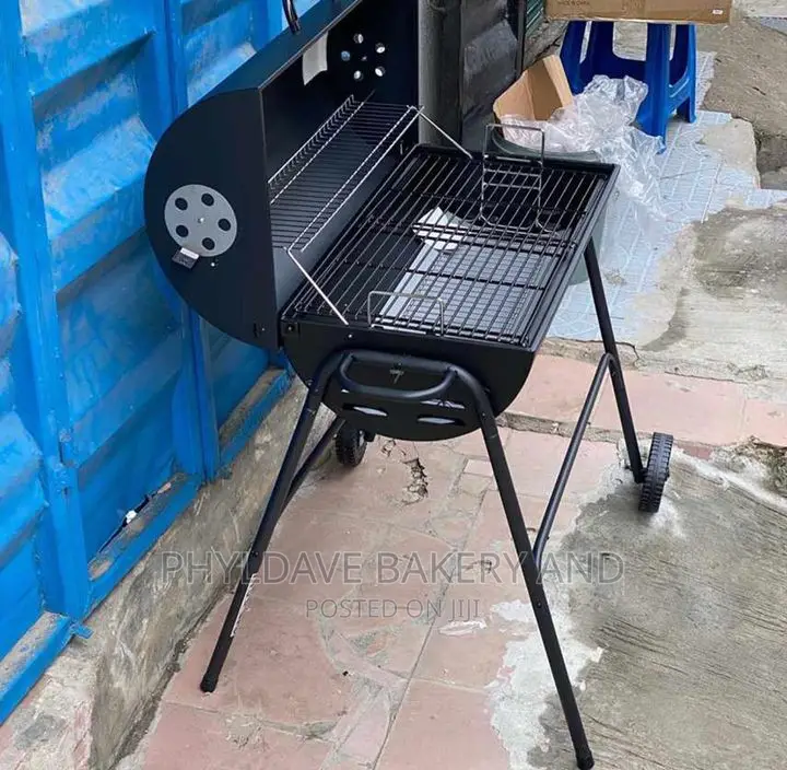 Charcoal Barbeque/ Grill