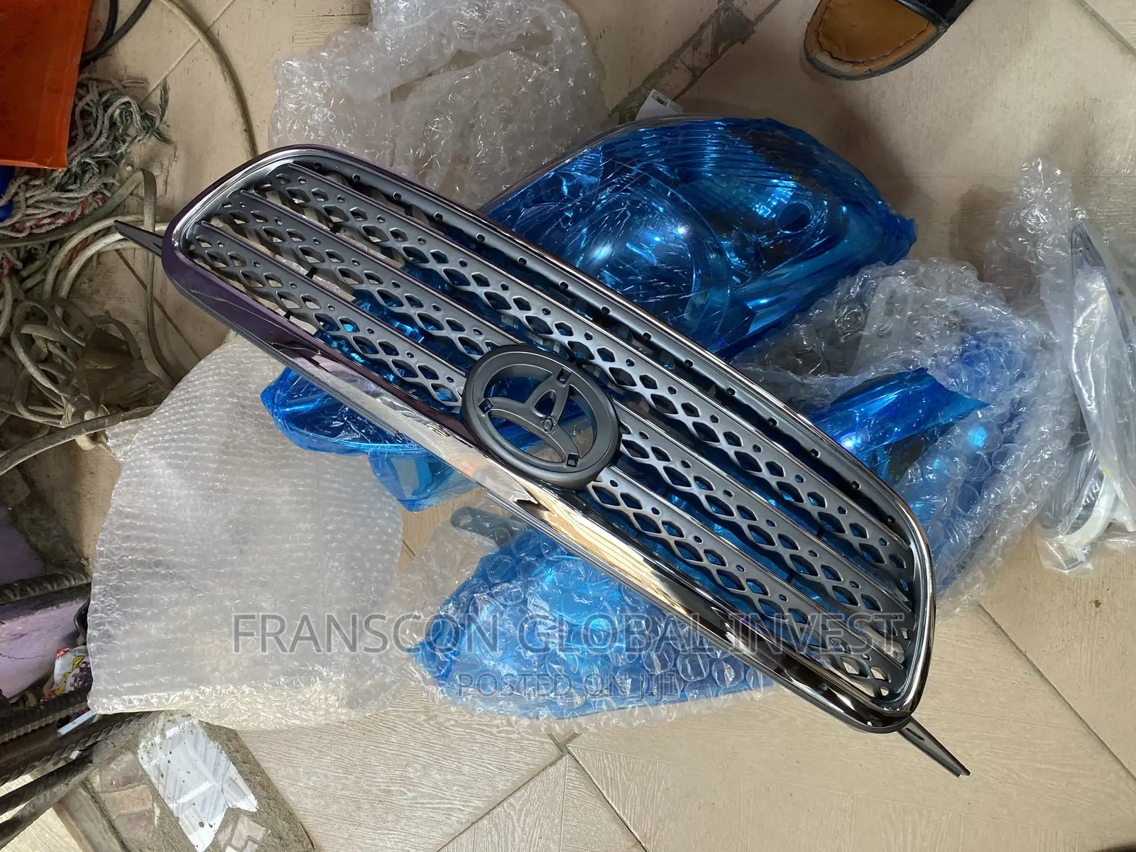 Front Grille 2005 Toyota Corolla