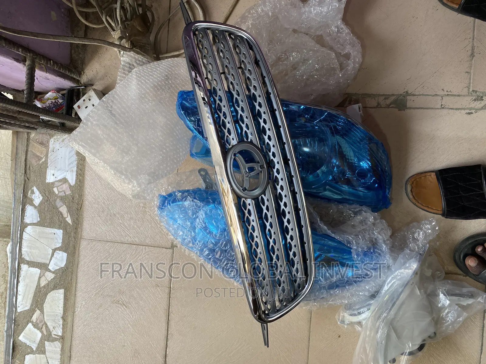 Front Grille 2005 Toyota Corolla