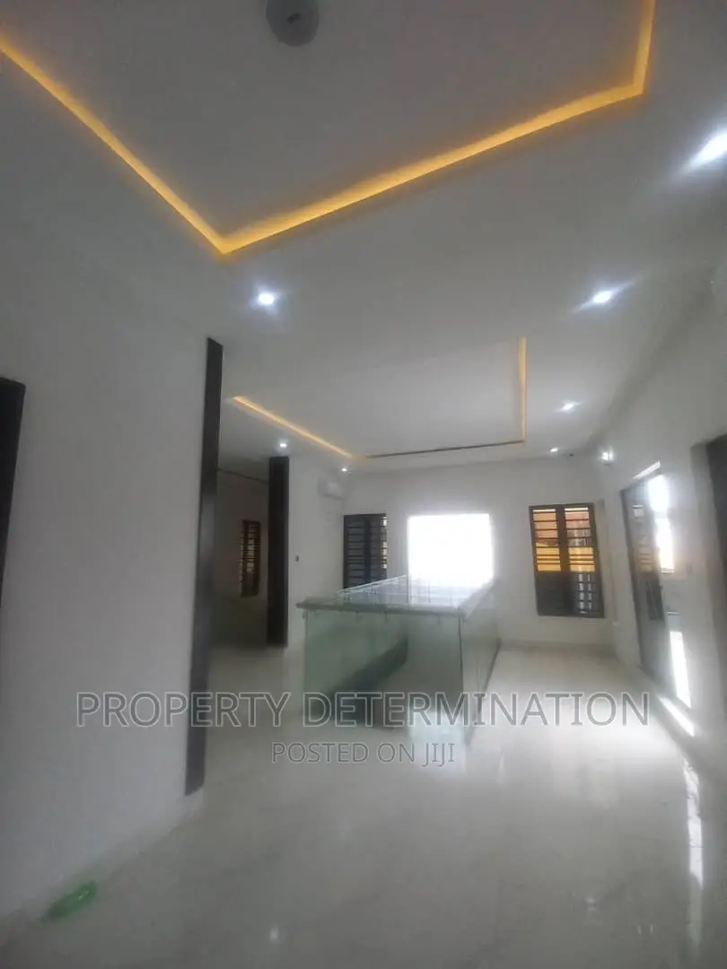 6bdrm Duplex in Magodo Shangisha Gra for rent