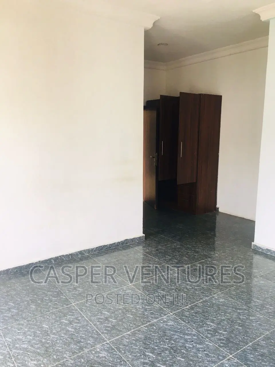 1bdrm Room & Parlour in Chevy View, Chevron for rent