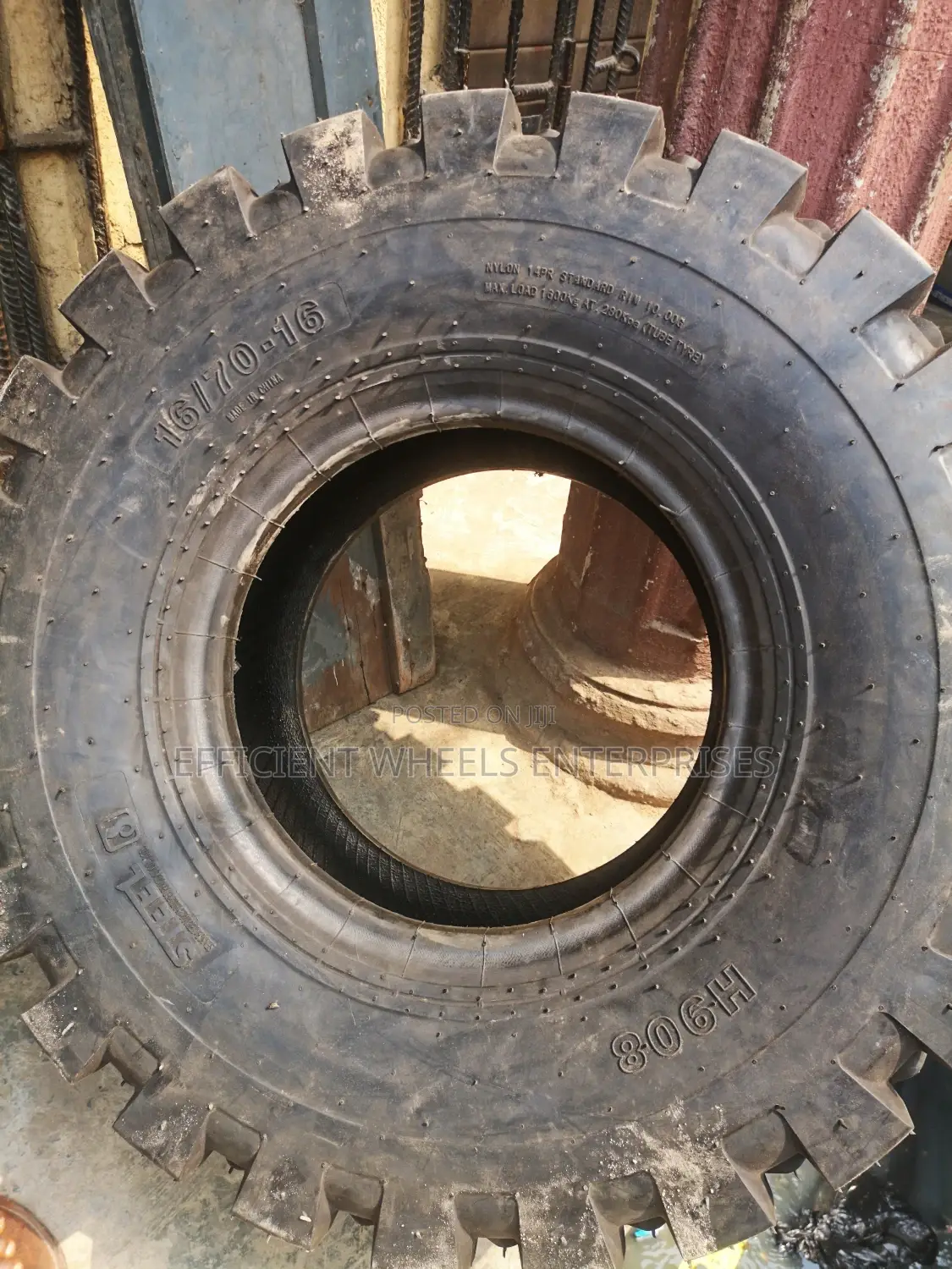 20.5/70r16 14ply Rockbuster