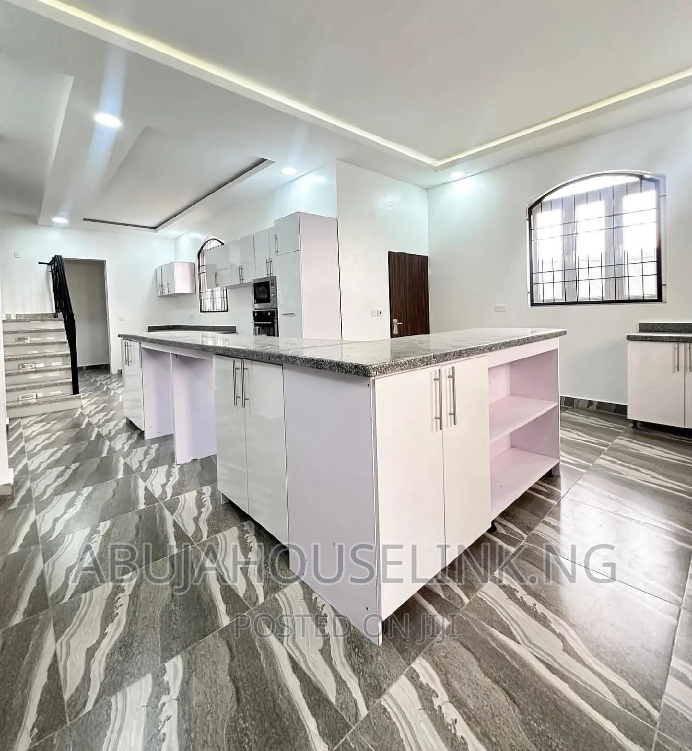 6bdrm Duplex in Guzape Abuja for sale