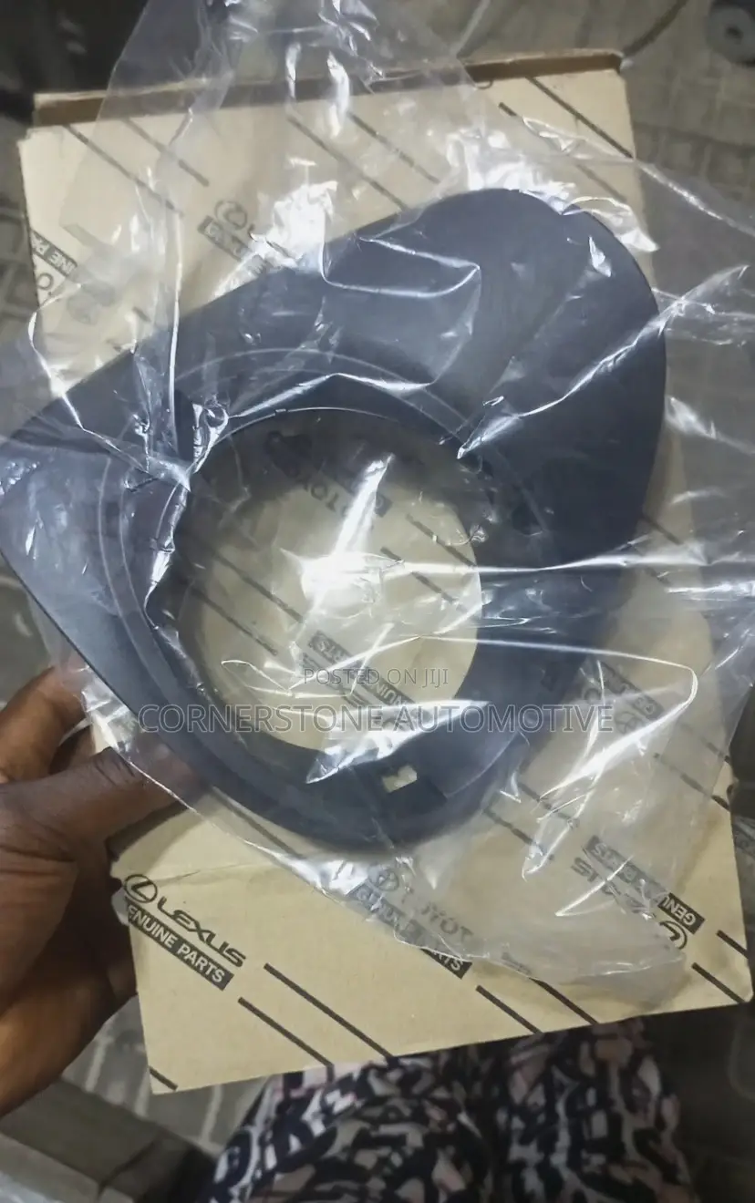 Fog Lamp Cover Avensis 2012