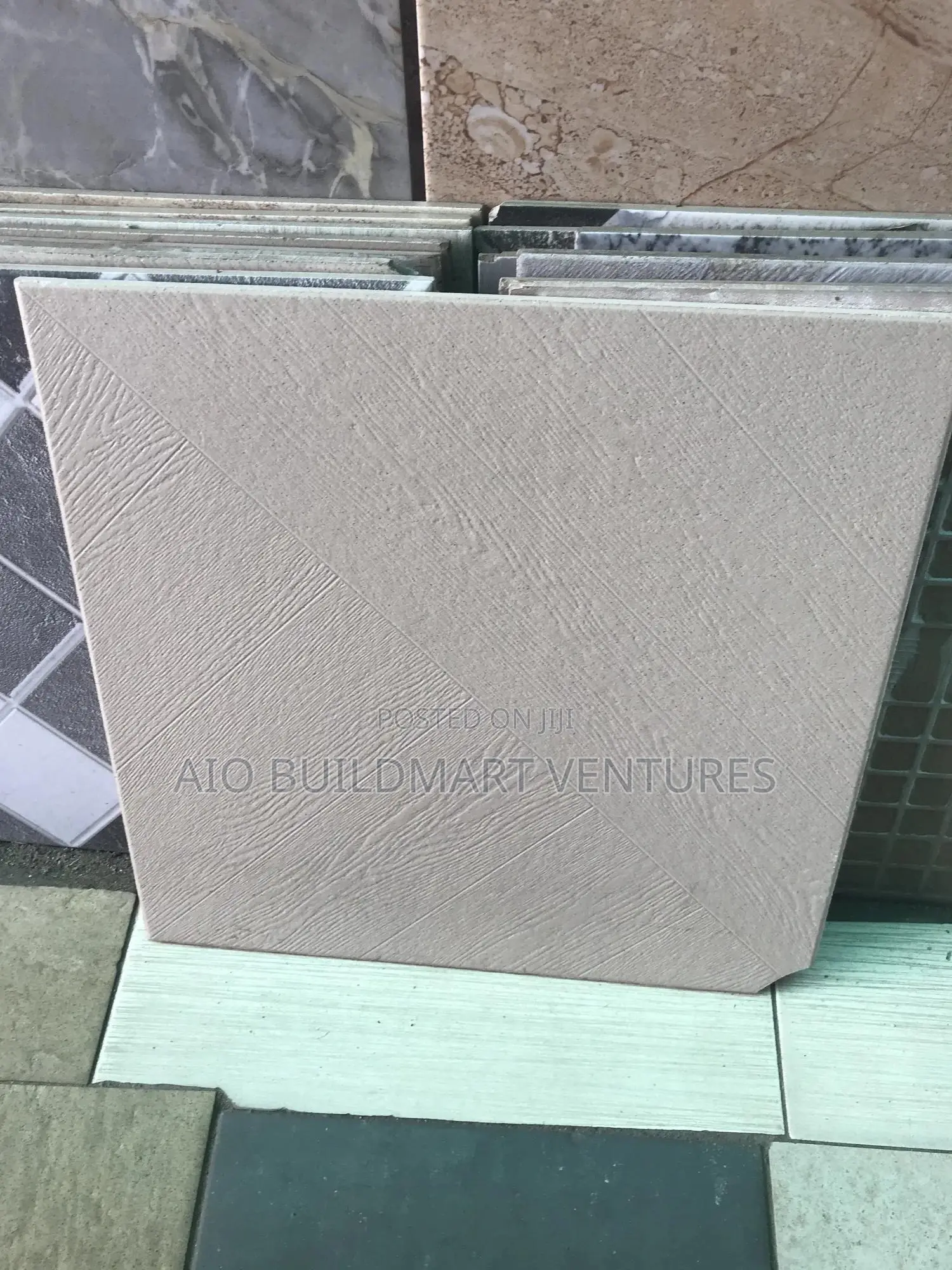 Various Designs of 40 X 40 Floor Tiles Suitable for Yourhome