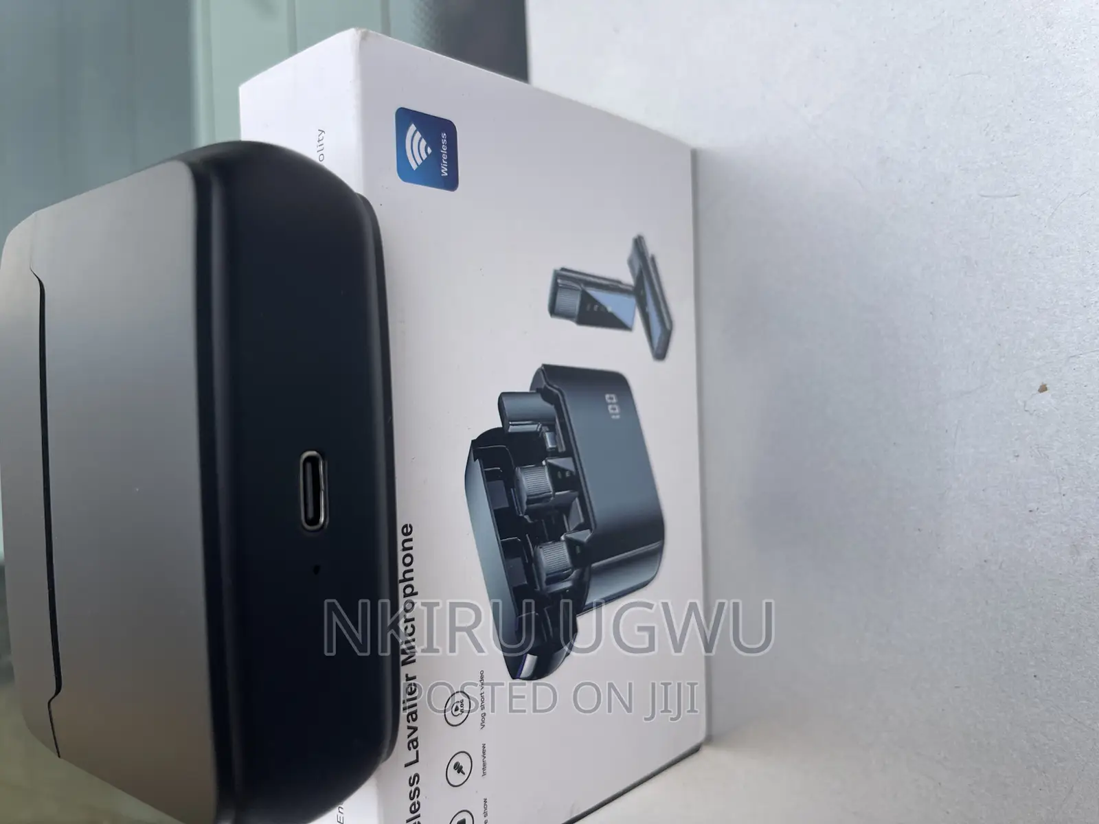 Audio Max Wireless Lapel Microphone for iPhone and Android