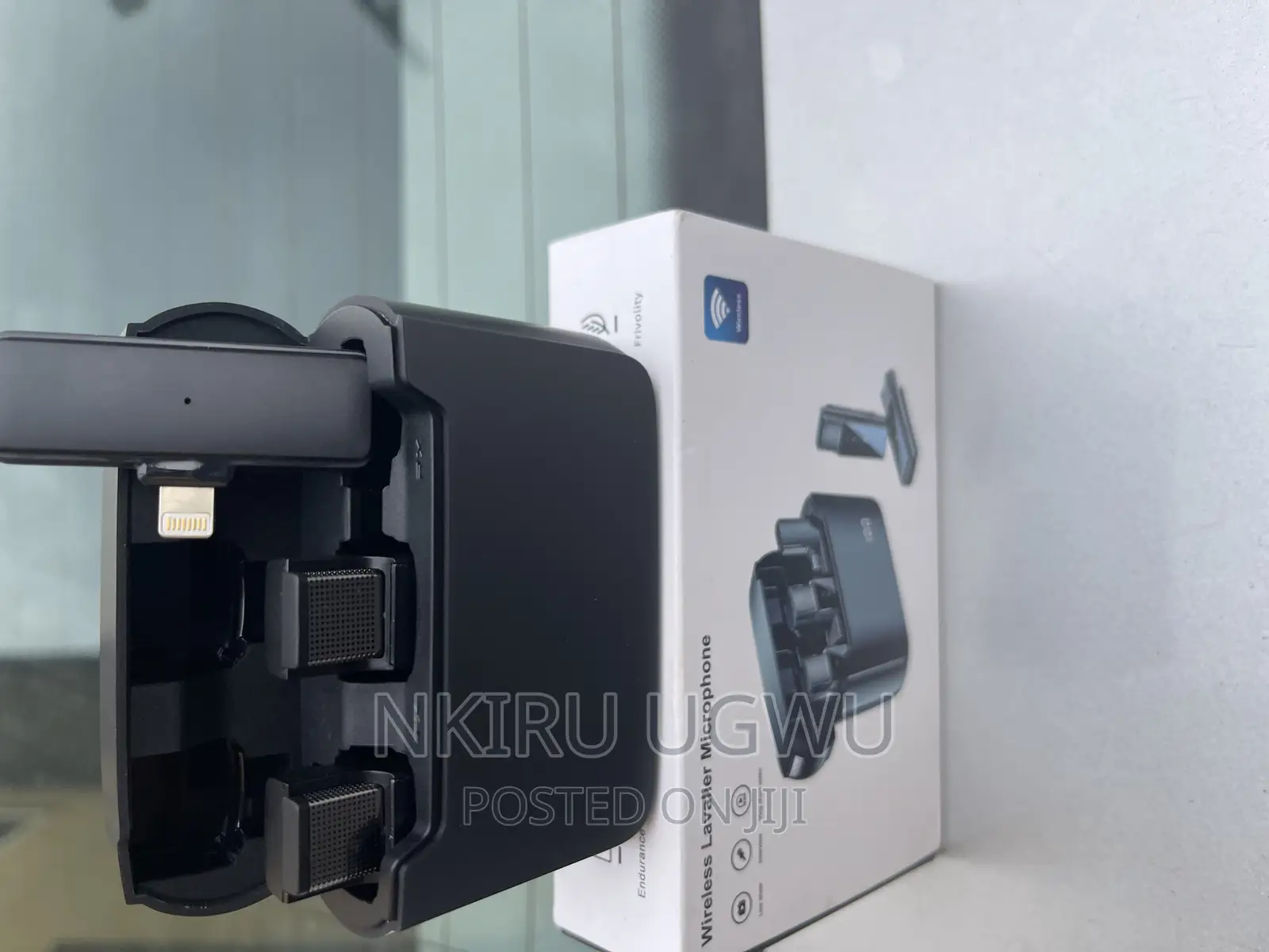 Audio Max Wireless Lapel Microphone for iPhone and Android
