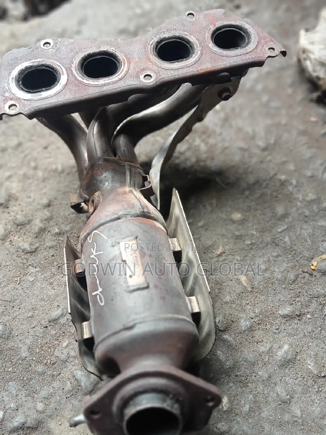 Toyota Camry or Venza 4 Plug Direct Catalytic Converter