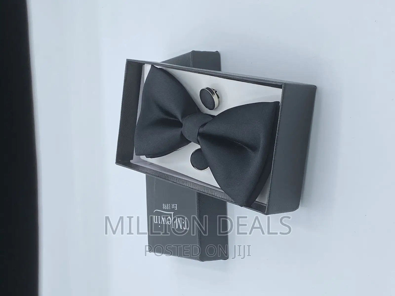 Classic Men’S Bow Black Tie N Cufflinks