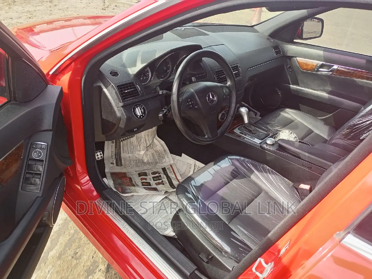 Mercedes-Benz C300 2011 Red