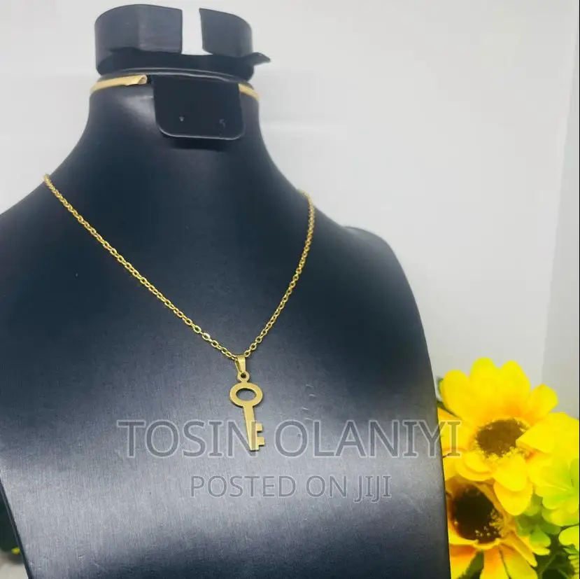 Unisex Chain With Pendants