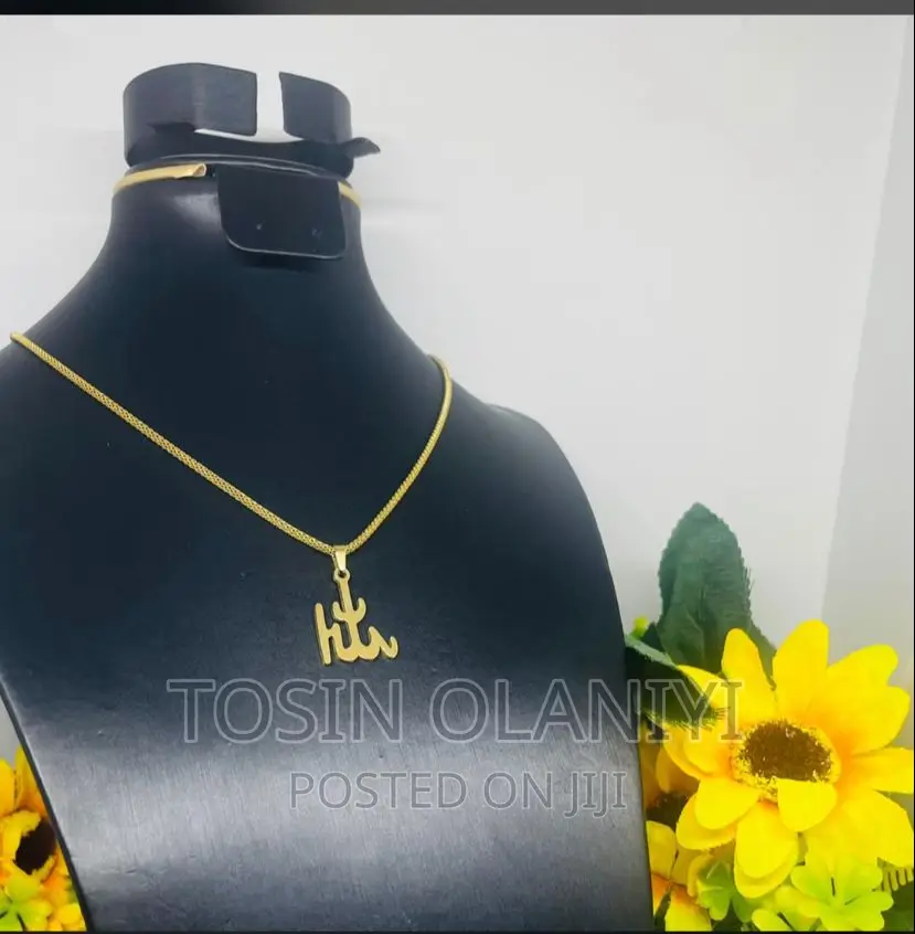 Unisex Chain With Pendants