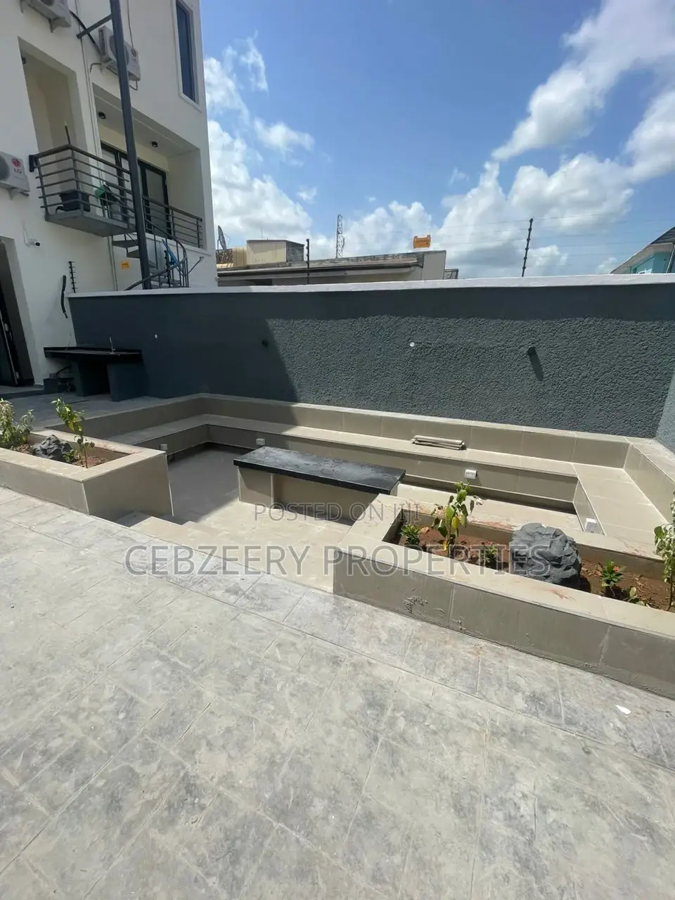 3bdrm Duplex in Ikeja for sale