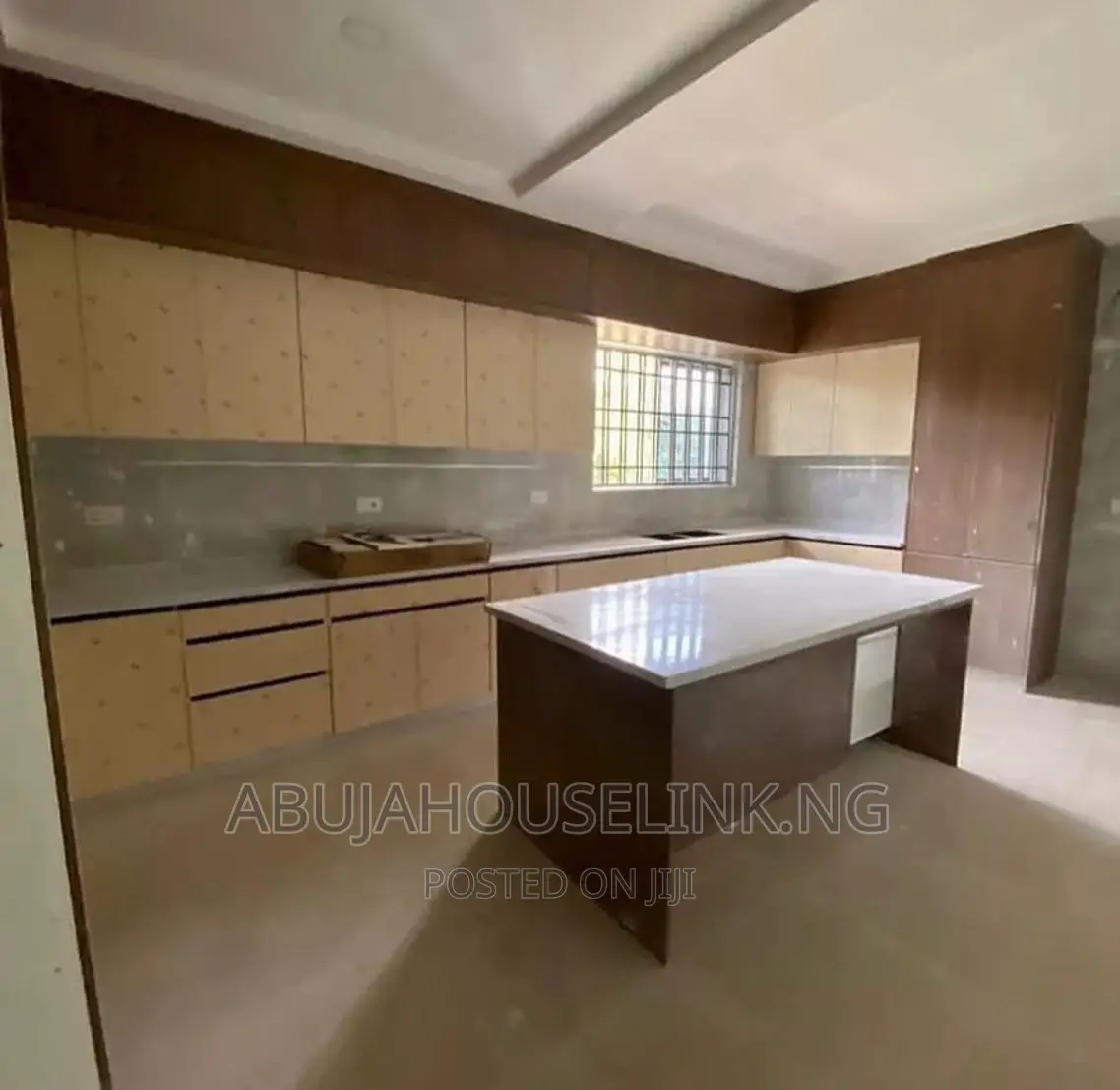 5bdrm Mansion in Wuye Abuja for sale
