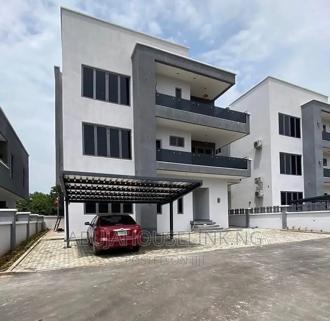 5bdrm Mansion in Wuye Abuja for sale