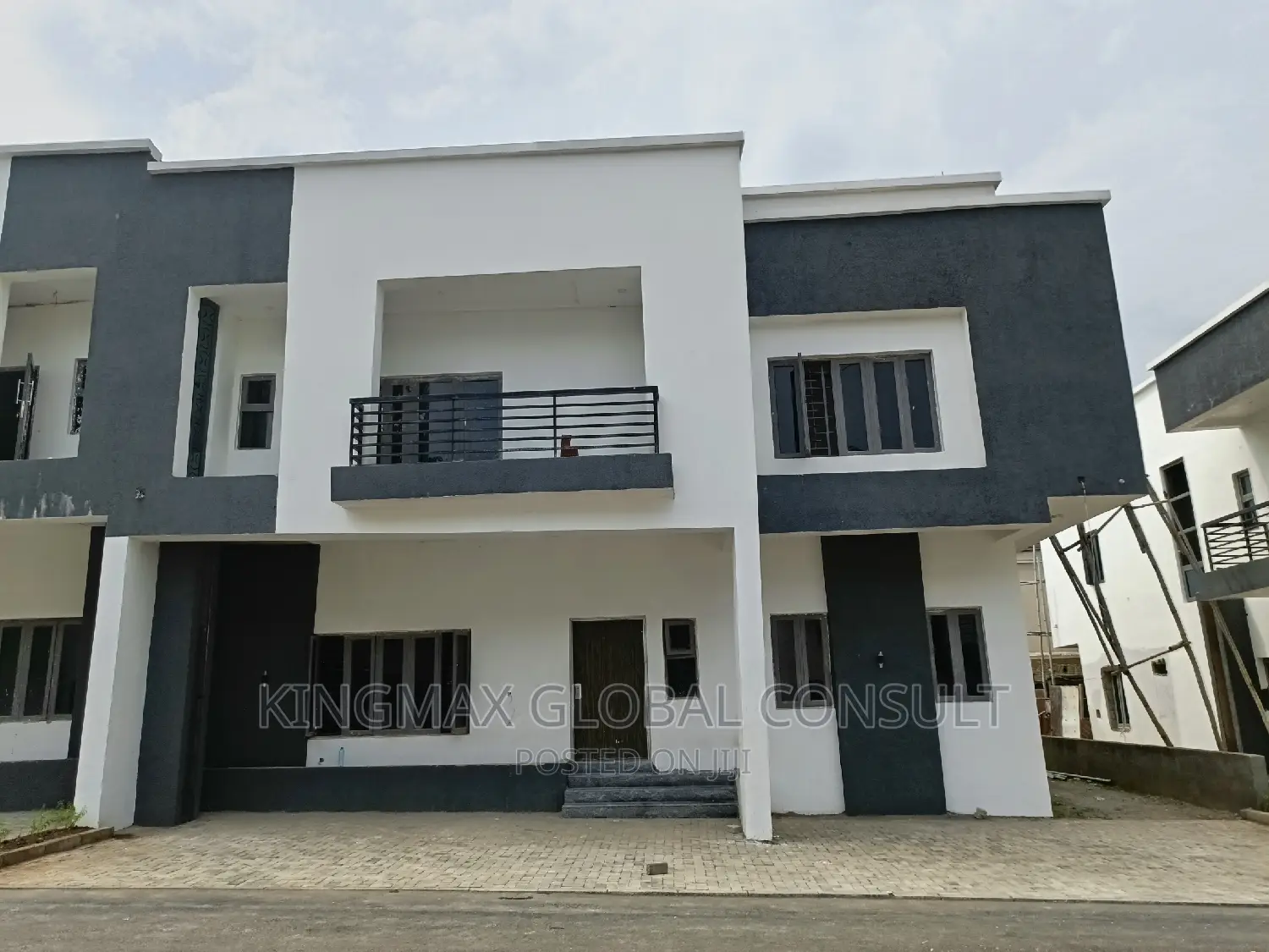 5bdrm Duplex in Life Camp for sale