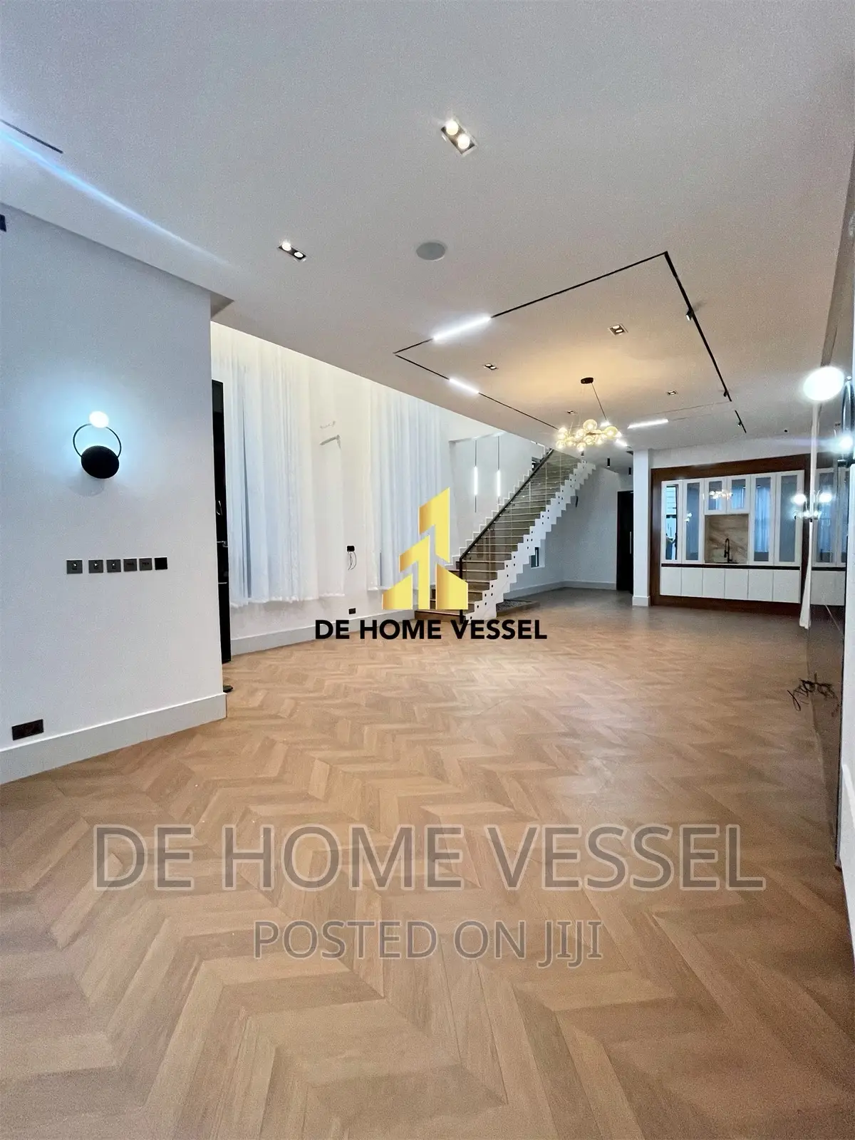 5bdrm Duplex in Ikota for sale