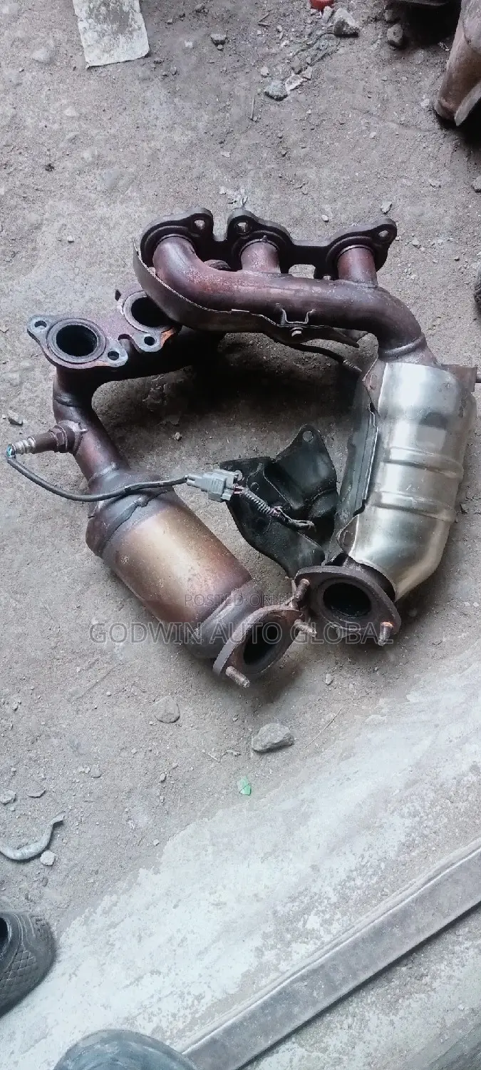 Direct Catalyst Converter for Rx330 or Highlander 2005 Mold