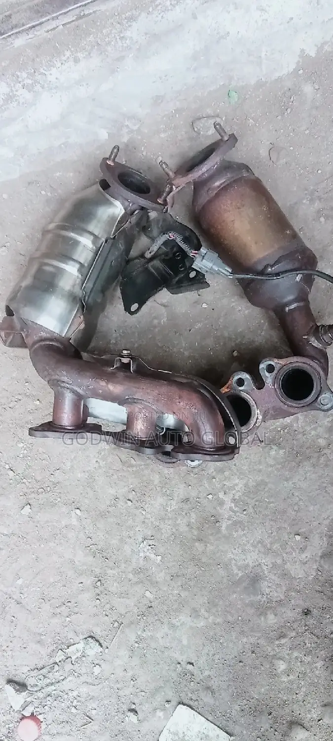 Direct Catalyst Converter for Rx330 or Highlander 2005 Mold