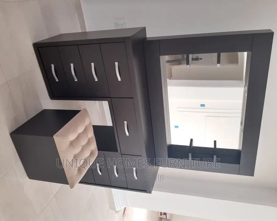 Unique Homes Offers U a Quality Dressing Mirror