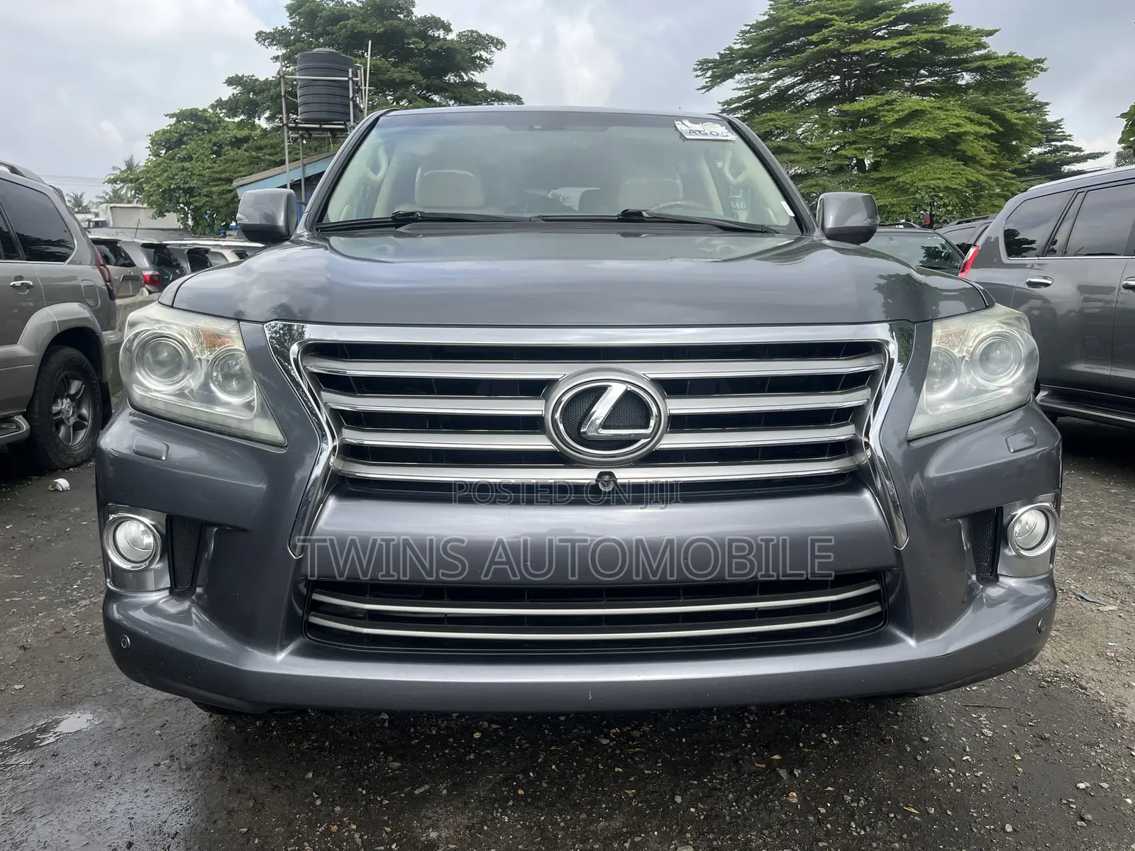 Lexus LX 570 AWD 2015 Gray