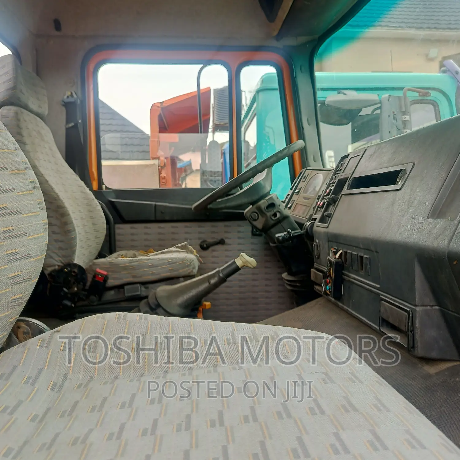 MAN DIESEL 27:372 Yellow