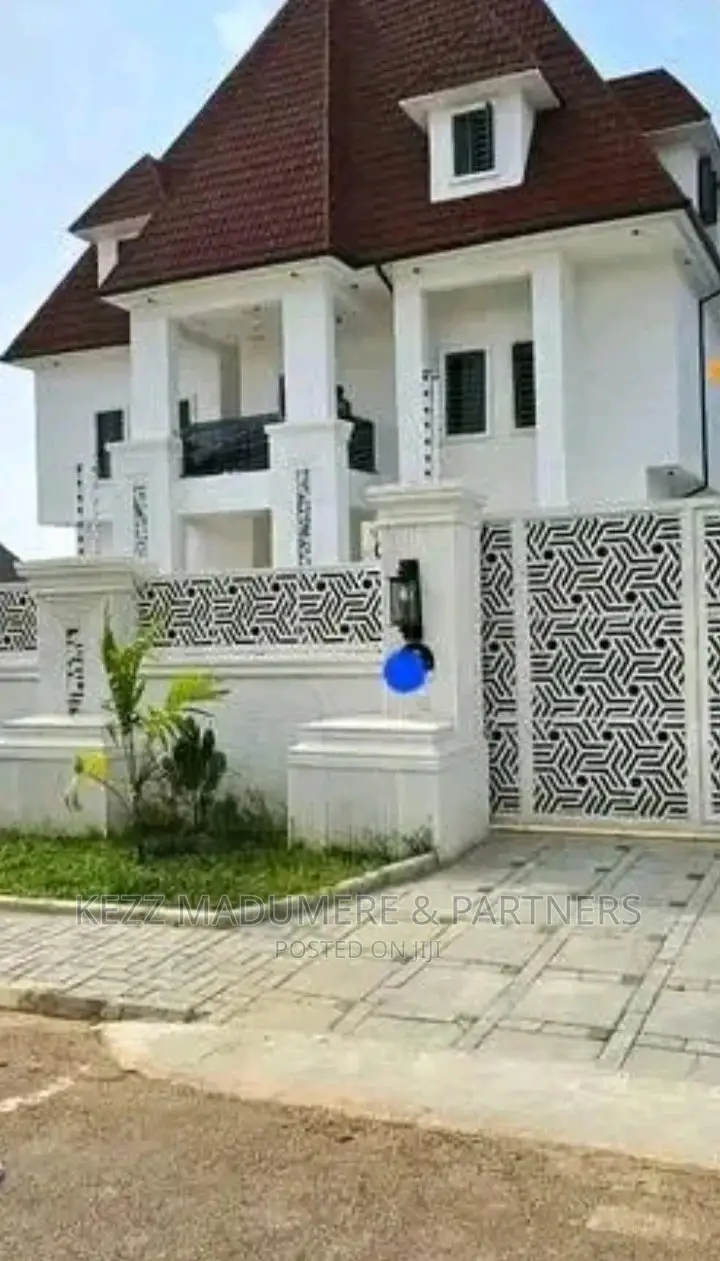 6bdrm Duplex in Gwarinpa Extension , for sale
