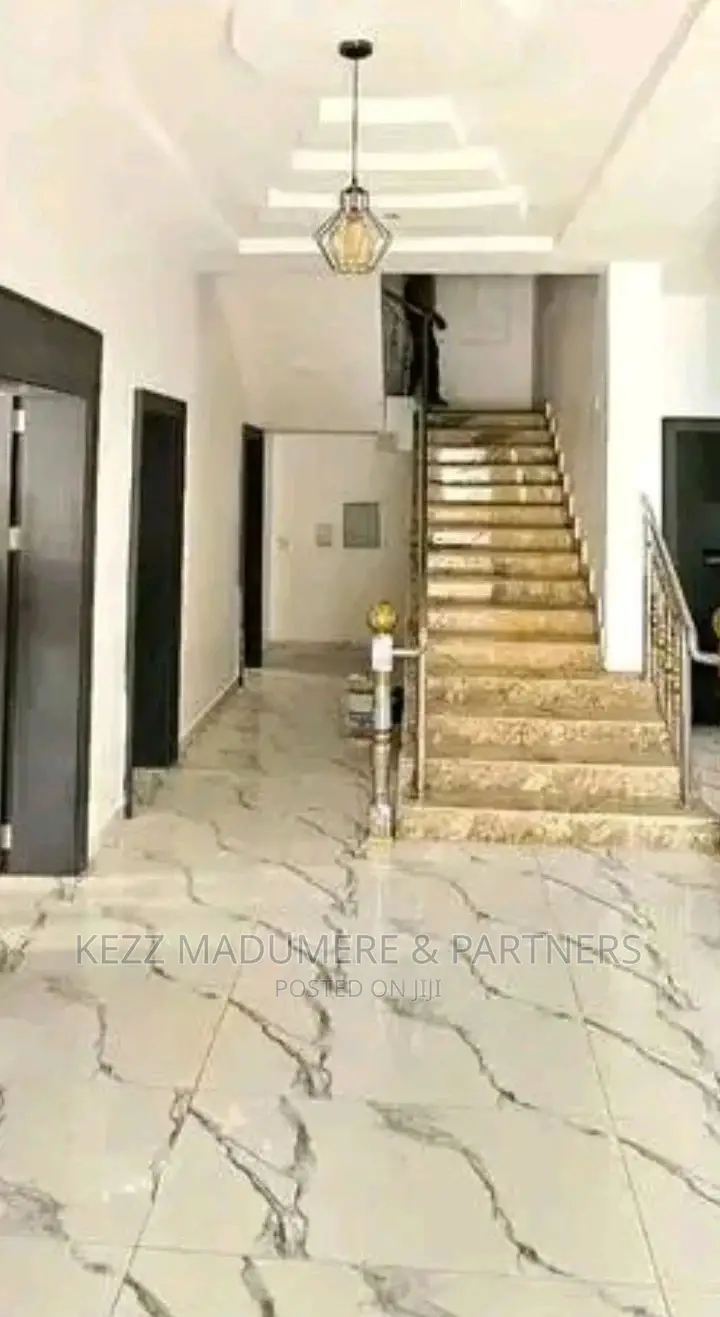 6bdrm Duplex in Gwarinpa Extension , for sale