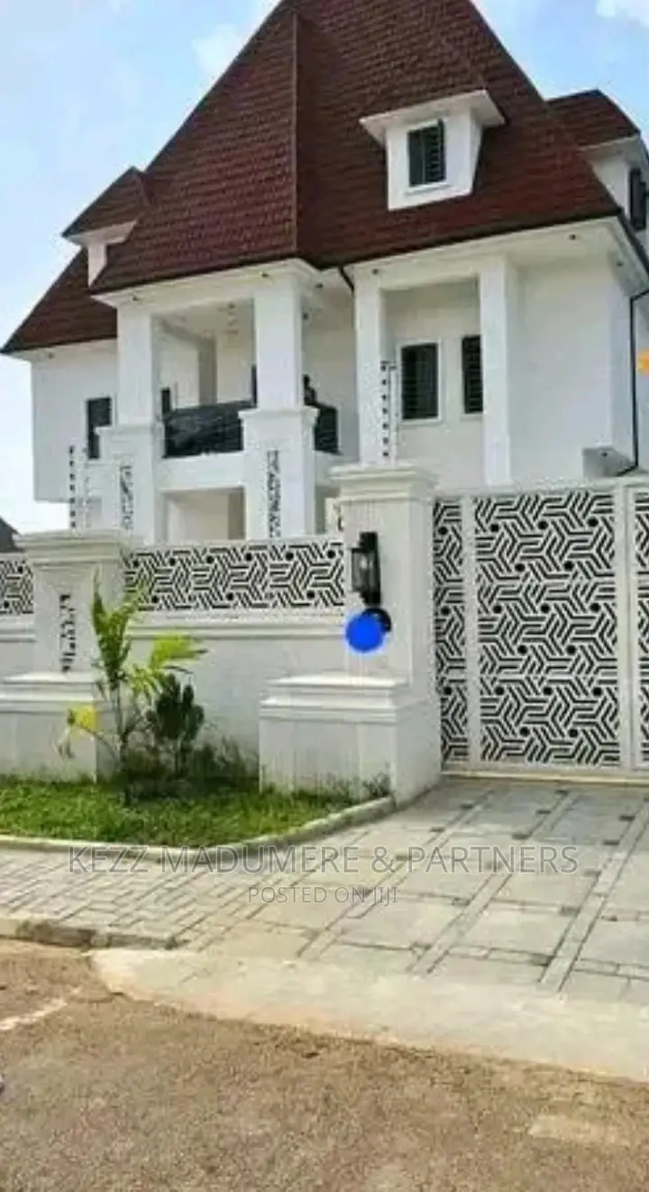 6bdrm Duplex in Gwarinpa Extension , for sale