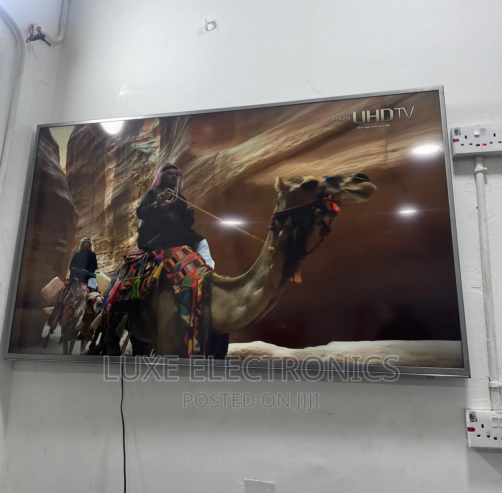 60 Inches Samsung Uhd HDR Smart Tv Made in Europe