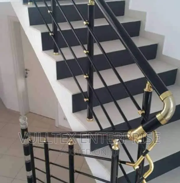 Staircase Black/Gold Rail