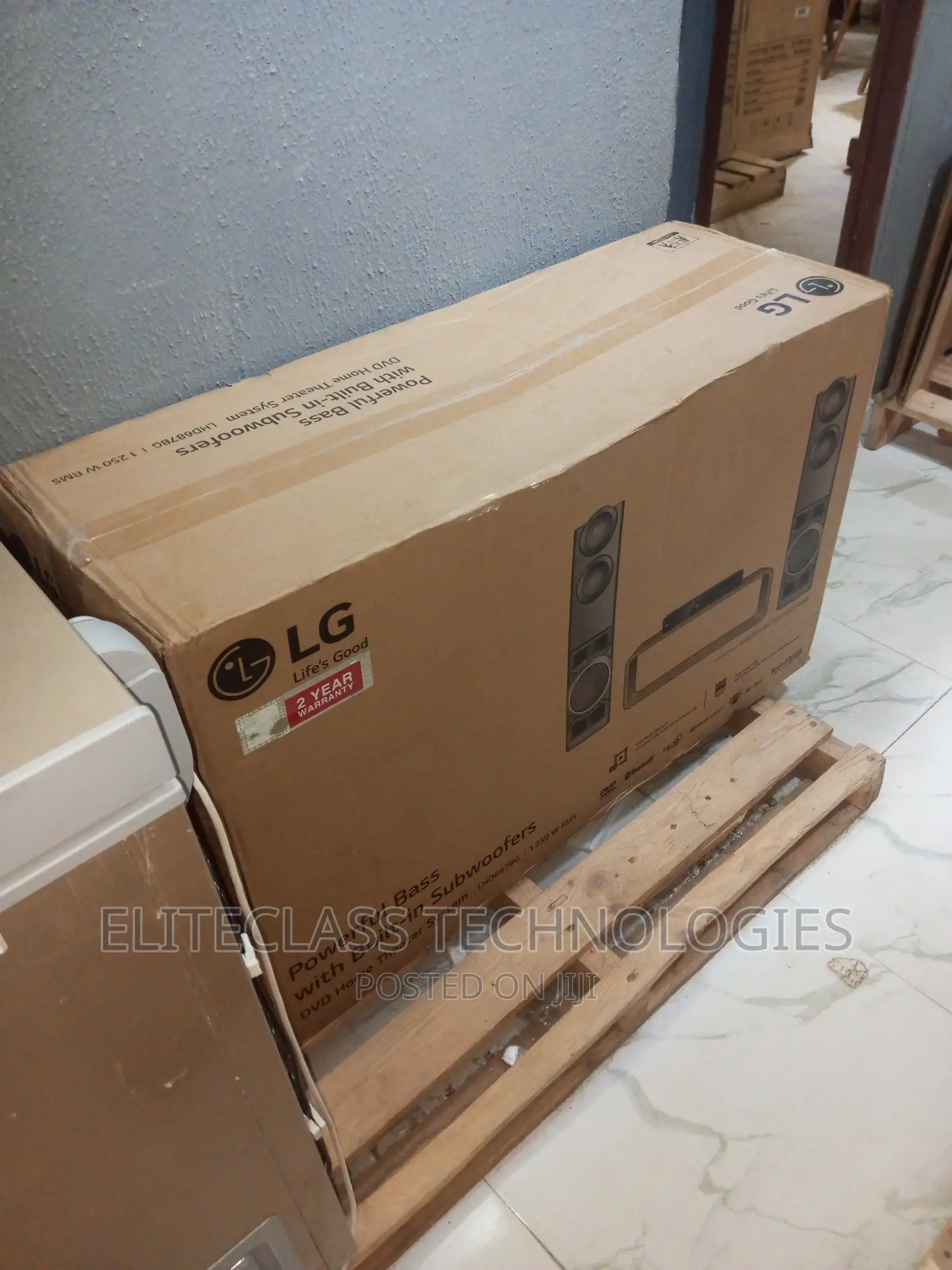 Slim New Durable LG DVD Home Theater System (LHD687BG)