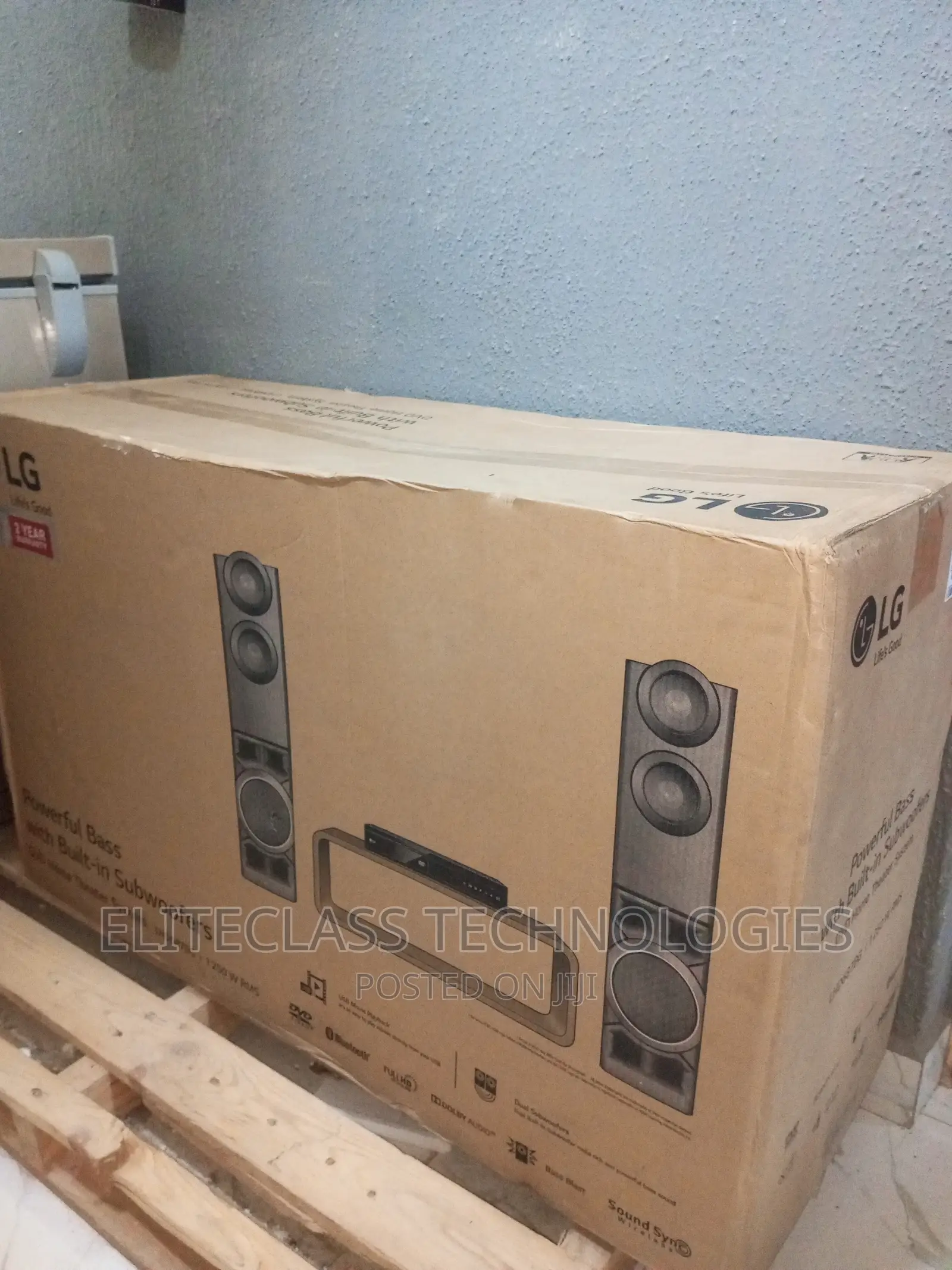 Slim New Durable LG DVD Home Theater System (LHD687BG)