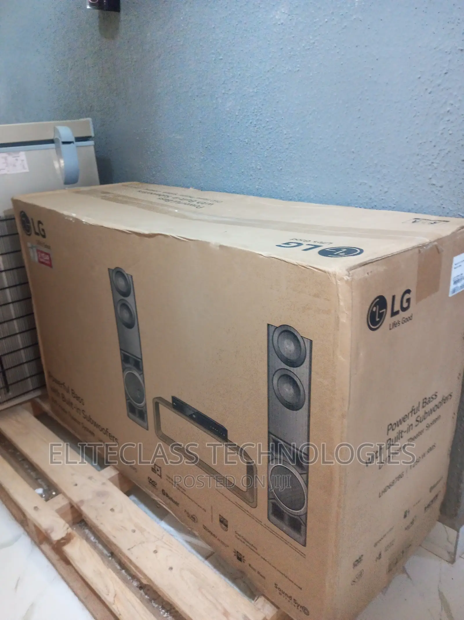 Slim New Durable LG DVD Home Theater System *LHD687BG*