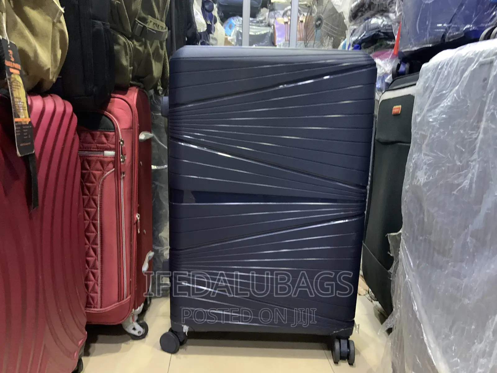 Big Size Unbreakable Quality Plastic Travel Luggage