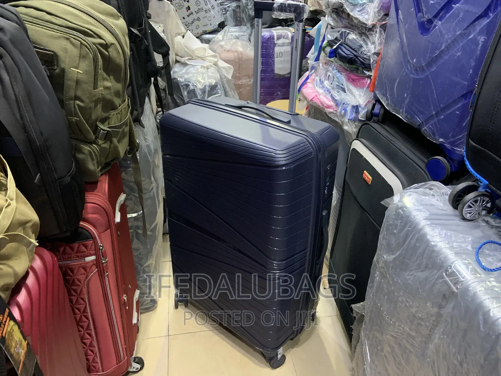 Big Size Unbreakable Quality Plastic Travel Luggage