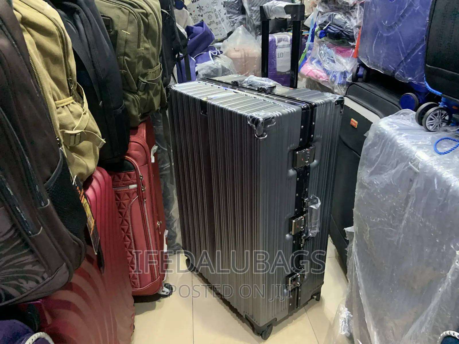 Big Size Quality Imported Aluminuum Frame Travel Luggage