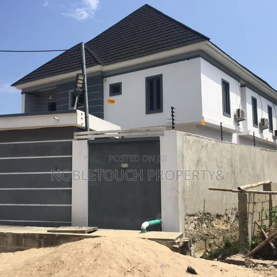 2bdrm Block of Flats in Vintage Estate Ajah, Sangotedo for sale