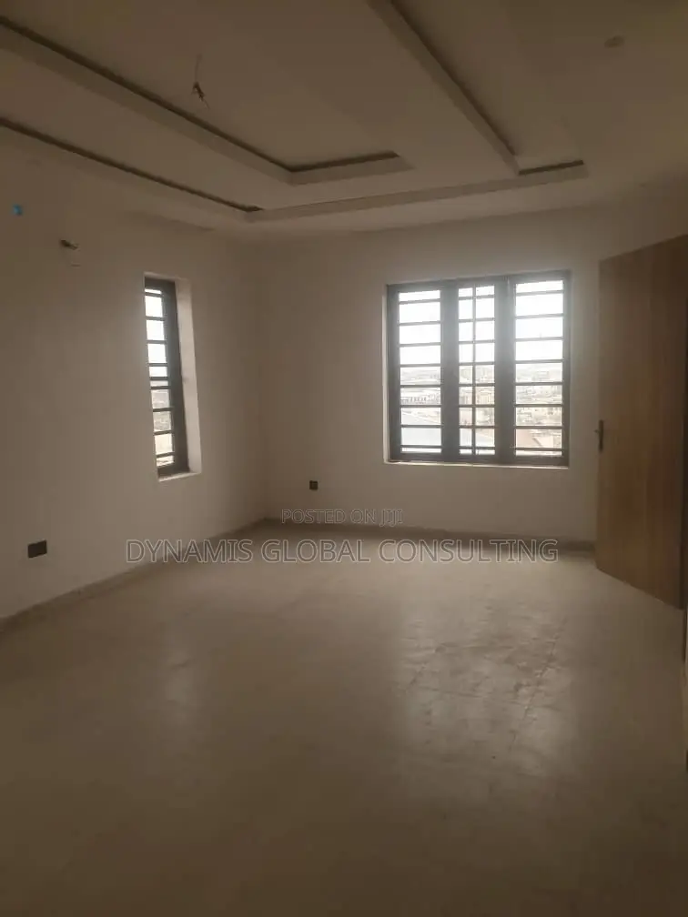 Furnished 3bdrm Block of Flats in Magodo Phase 2 for rent