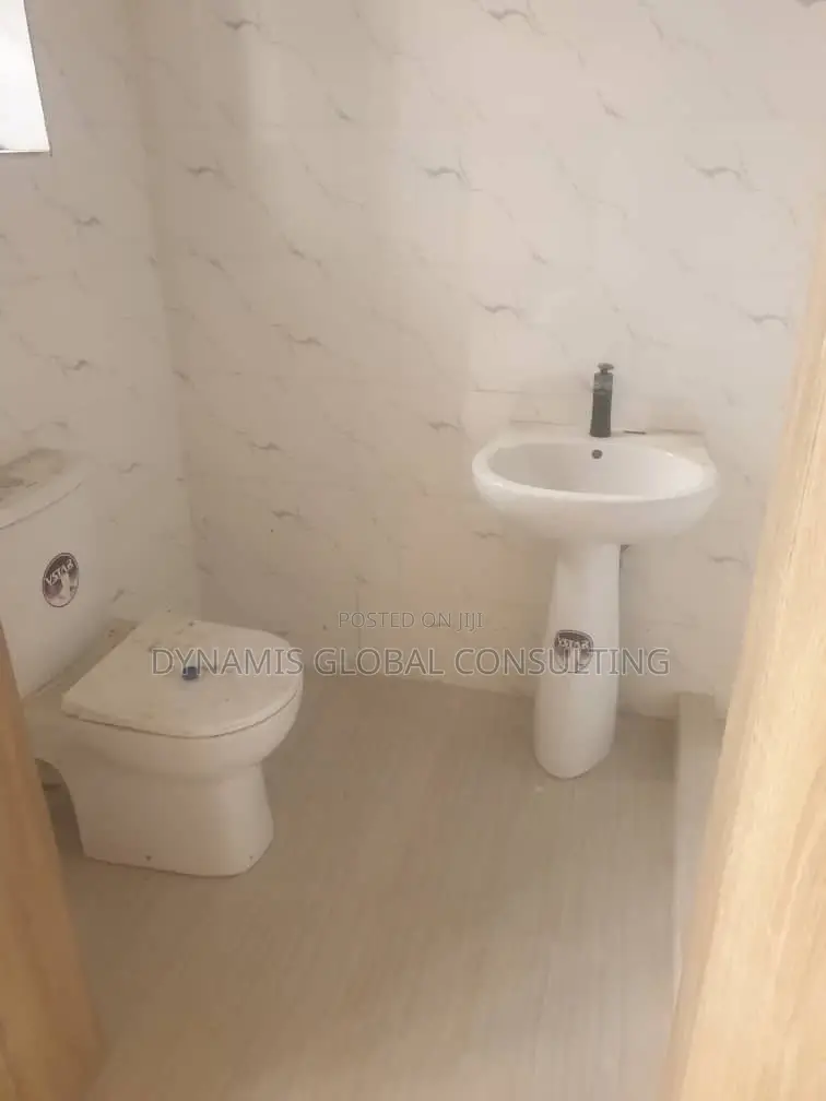 Furnished 3bdrm Block of Flats in Magodo Phase 2 for rent