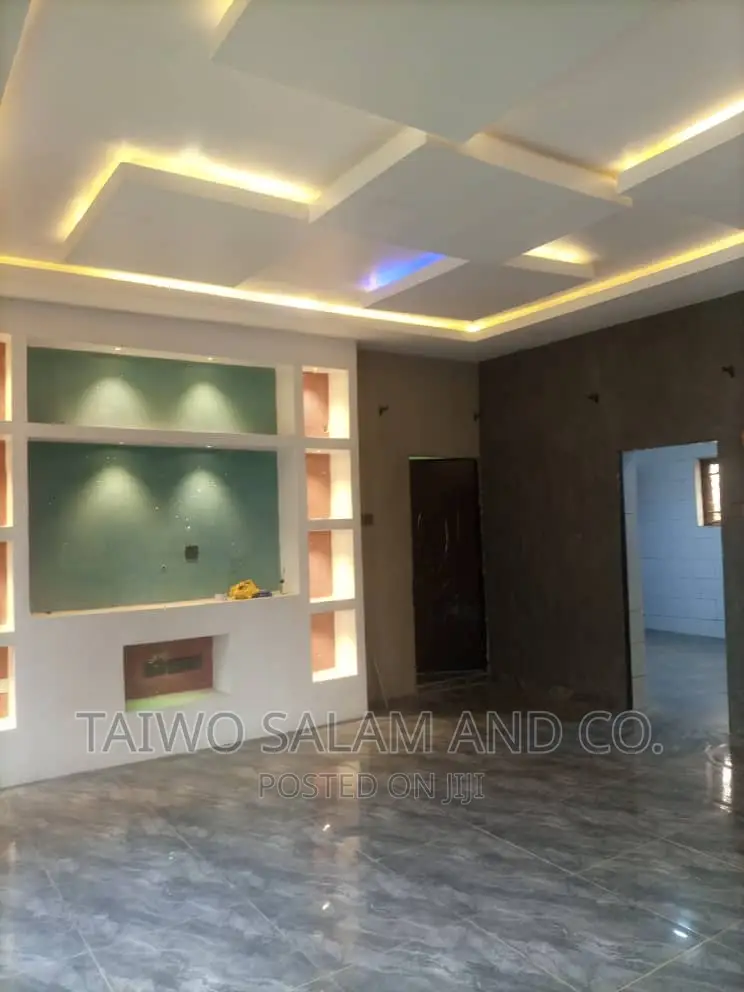 Furnished 4bdrm Bungalow in Kasumu Estate, Akala Express for sale