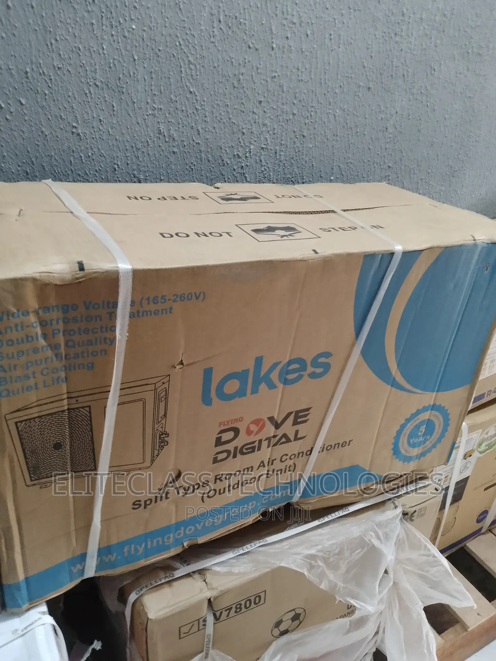 A Durable and Original Lakes Air Conditioner {LAKS09AERO}