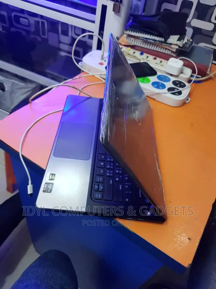 Laptop Dell Vostro 14 5468 8GB Intel Core I5 SSD 256GB