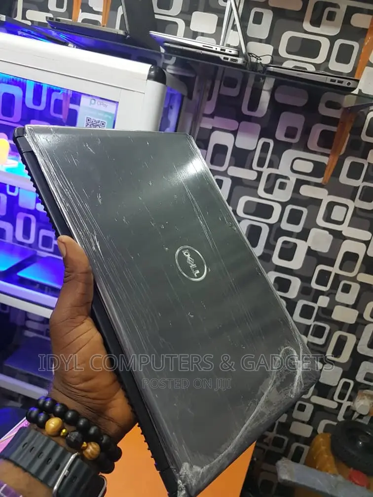 Laptop Dell Vostro 14 5468 8GB Intel Core I5 SSD 256GB