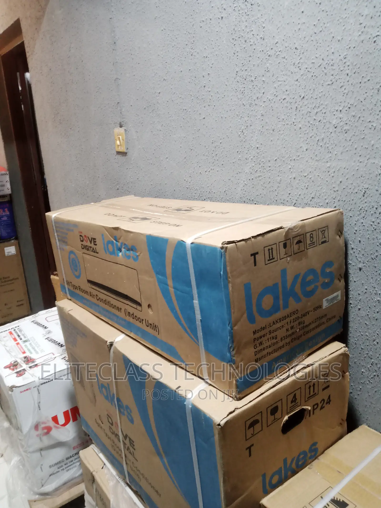 Standard Indoor Outdoor Lakes Air Conditioner {LAKS09AERO}