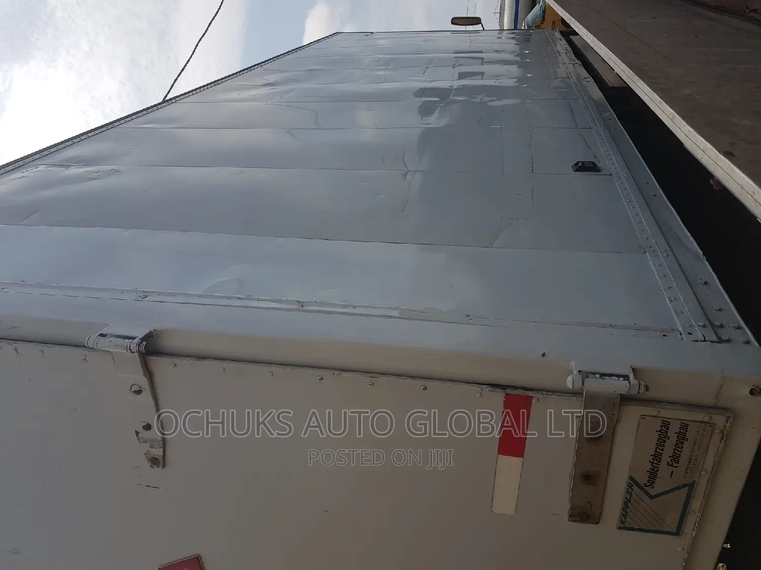 M/Benz Truck 814 Model Container Body