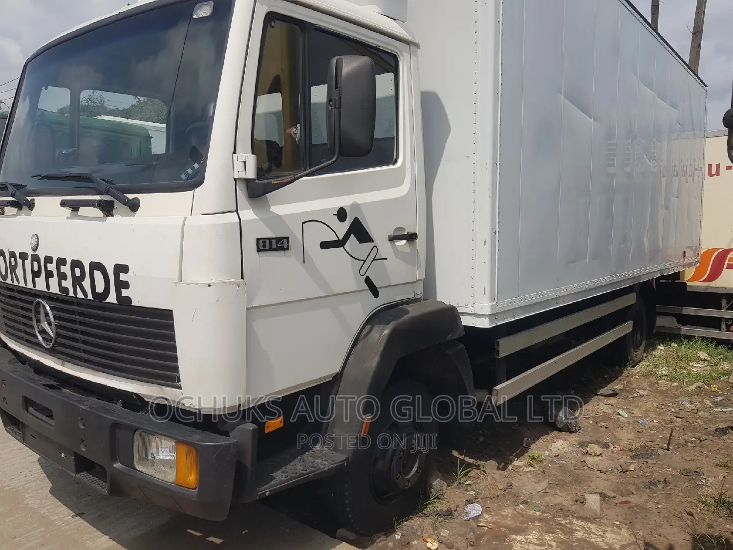 M/Benz Truck 814 Model Container Body