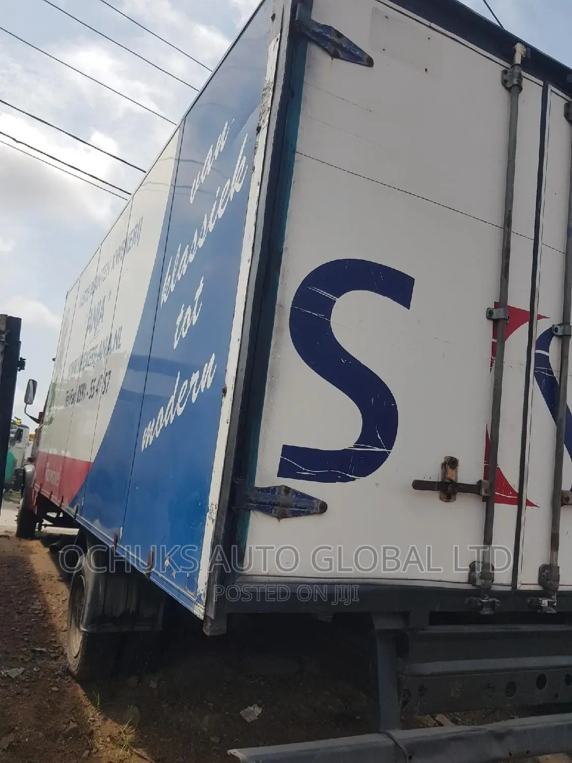 M/Benz 609 Container Body