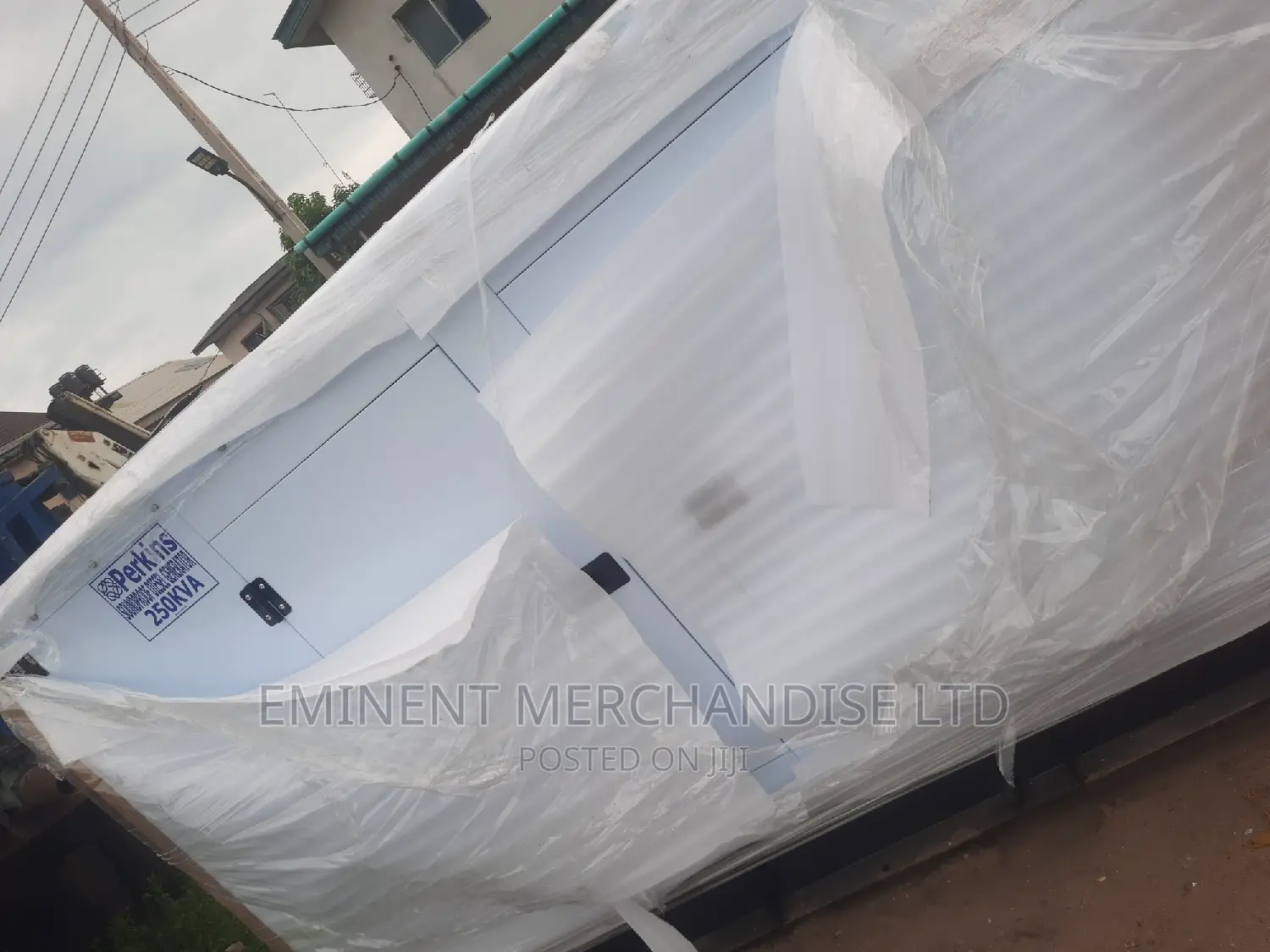 Original England Perkins Soundproof 250kva